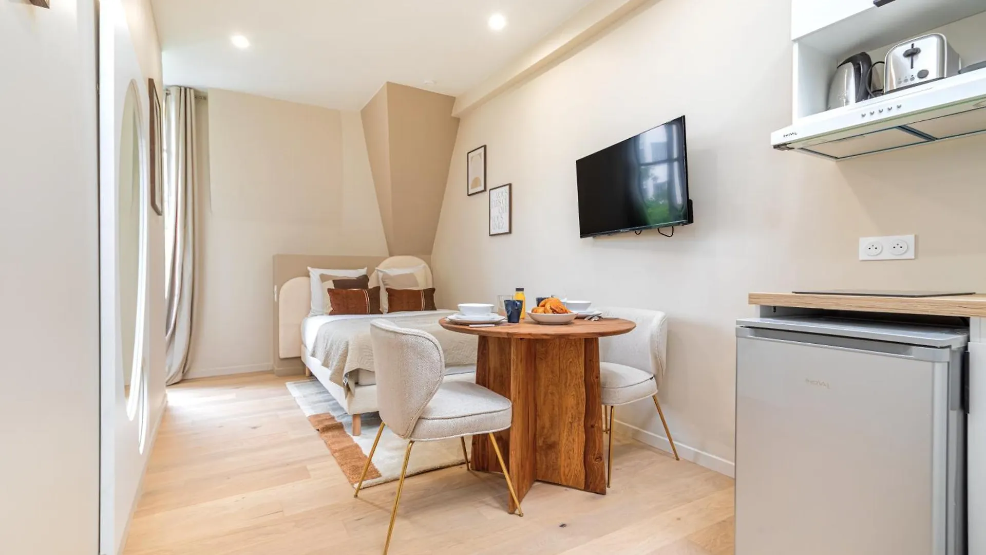 Studio Climatise & Confortable - Paris 17 Apartment