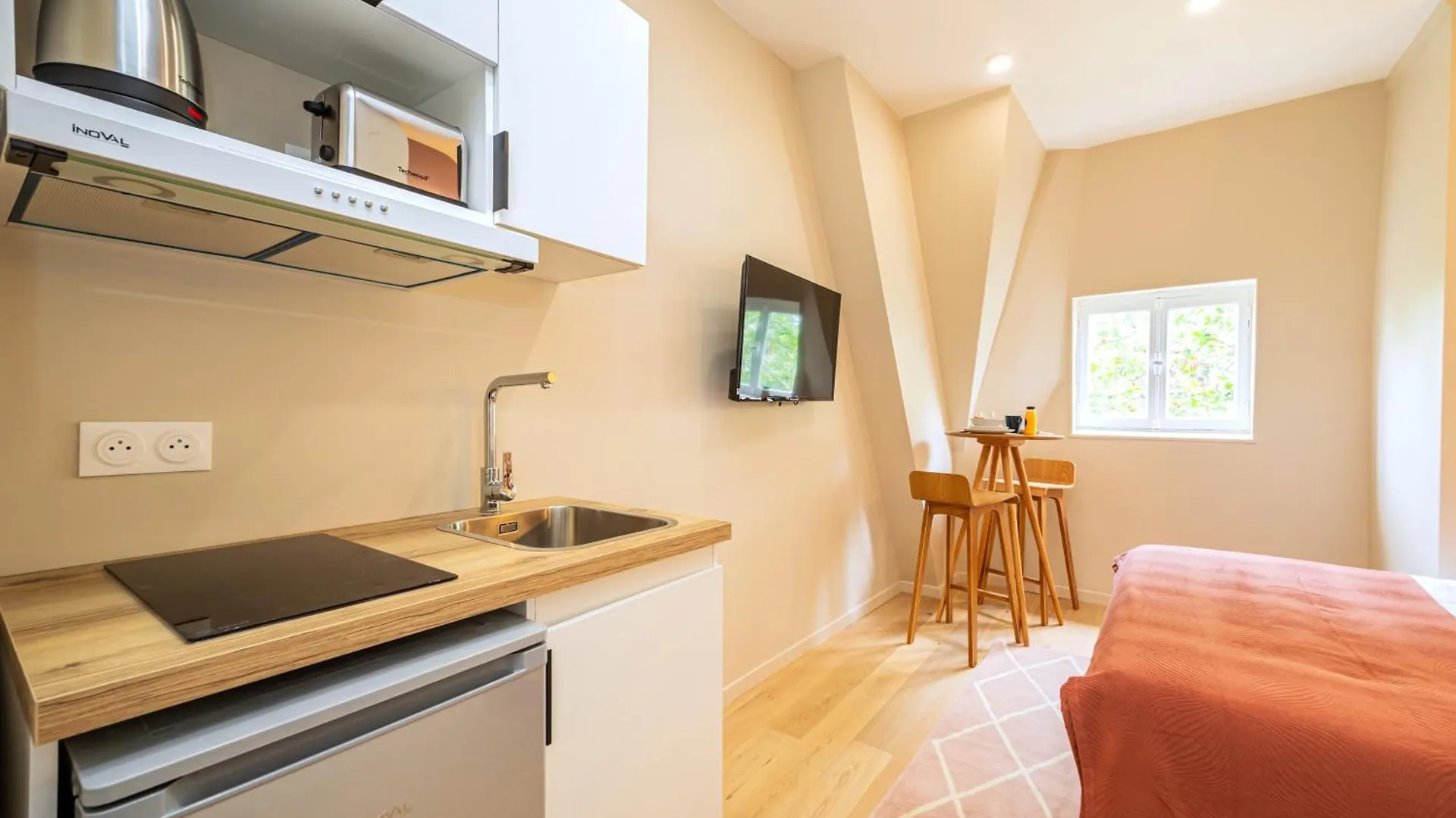 Studio Climatise & Confortable - Paris 17 0*,  France