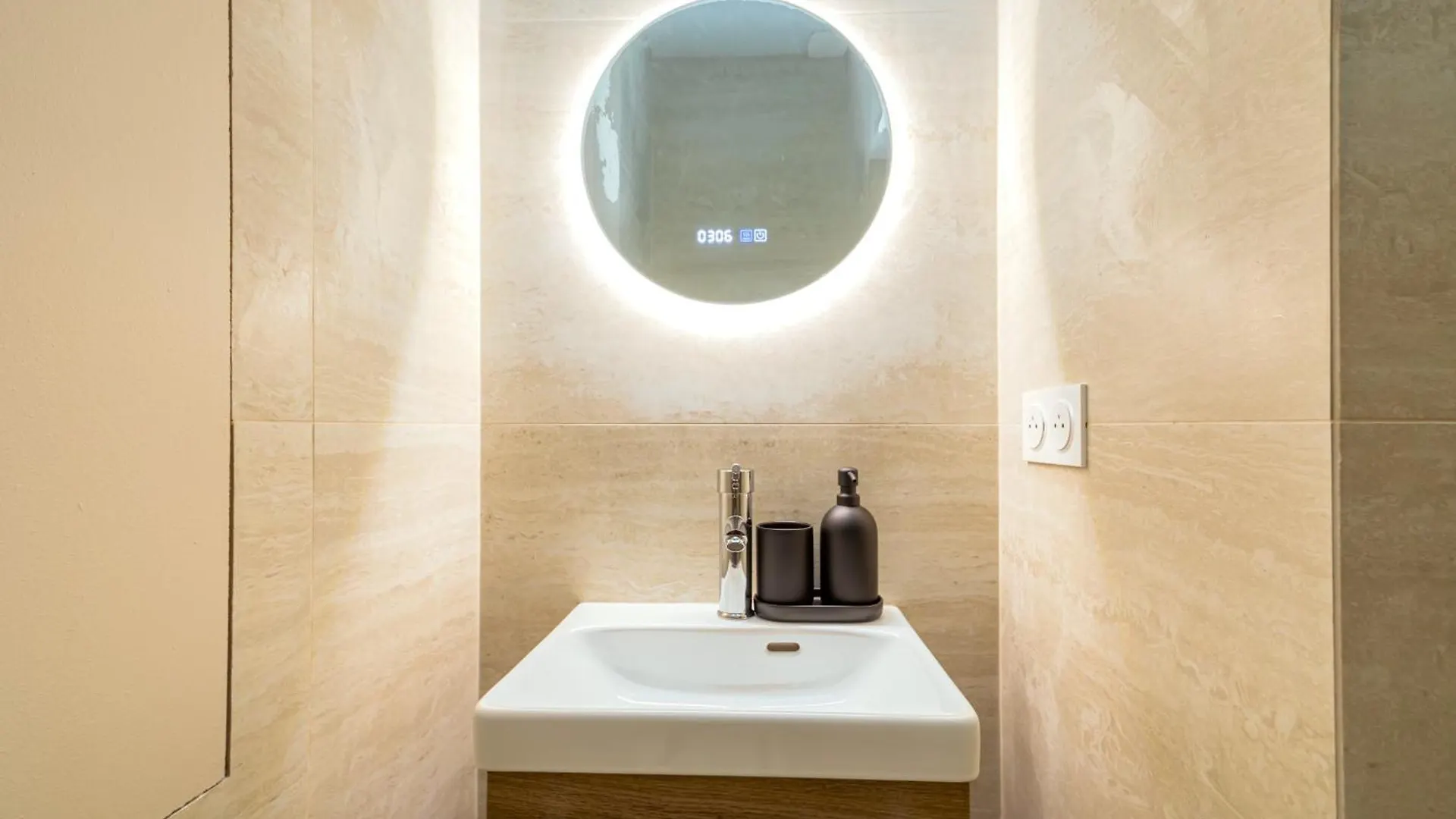 Studio Climatise & Confortable - Paris 17 0*,