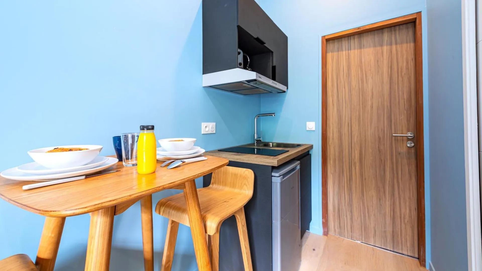 Studio Climatise & Confortable - Paris 17 0*,  France