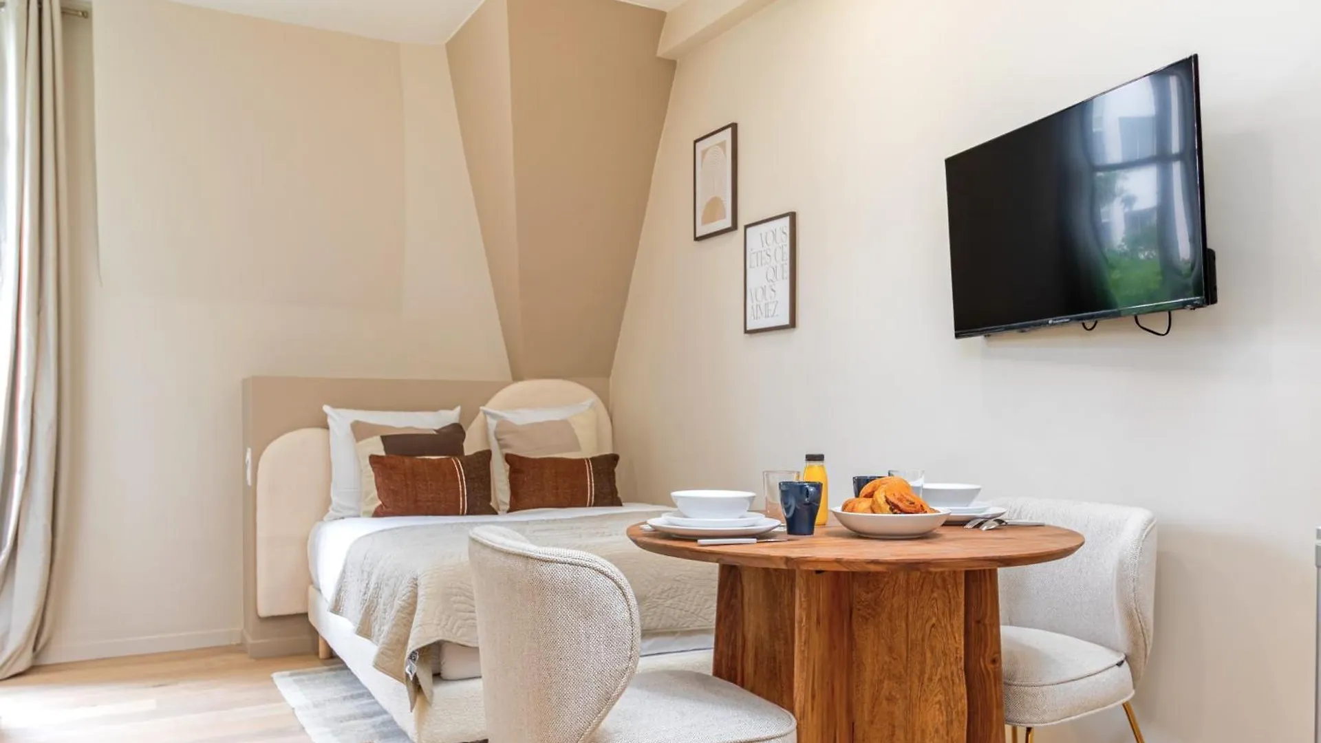 Studio Climatise & Confortable - Paris 17 0*,  Frankrig