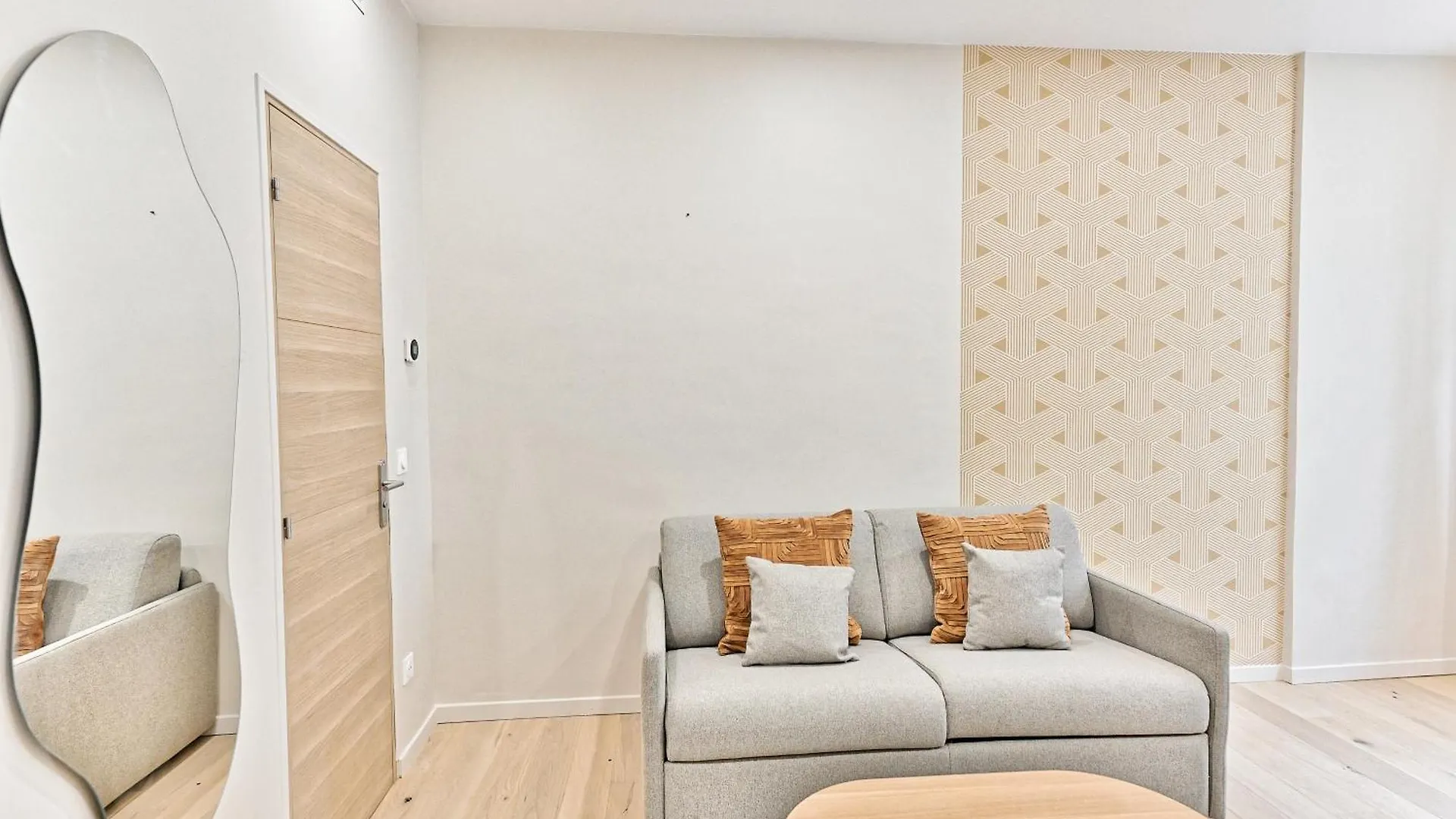 Studio Climatise & Confortable - Paris 17 0*,  Francia